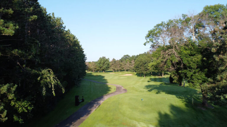 Reedsburg Country Club image 3